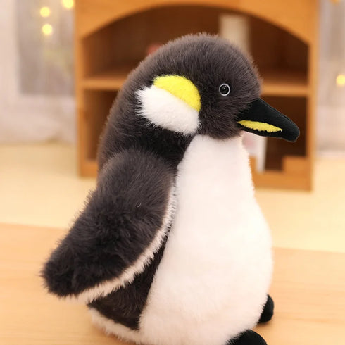 Flauschiger Pinguin Kuscheltier