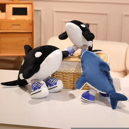 Hai Kuscheltier mit Turnschuhen