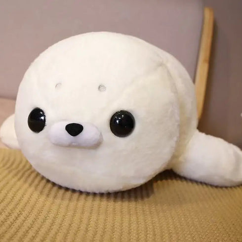 kuscheltier robbe weiß