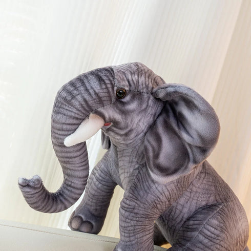 Naturgetreues Elefant Kuscheltier